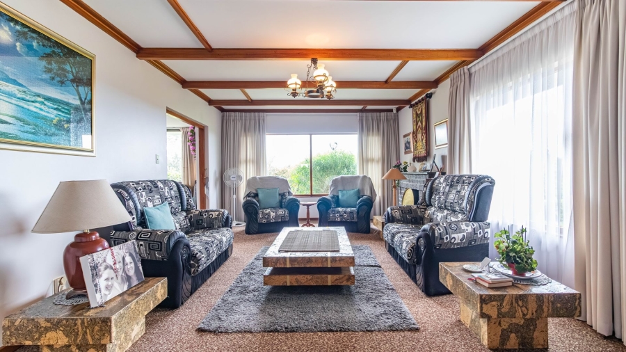 5 Bedroom Property for Sale in Vincent Eastern Cape